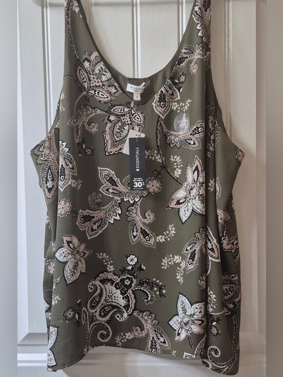 Reitmans Tops - Womens Reitmans Floral Tank Size 2X New With Tags